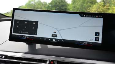 BMW iX - screen